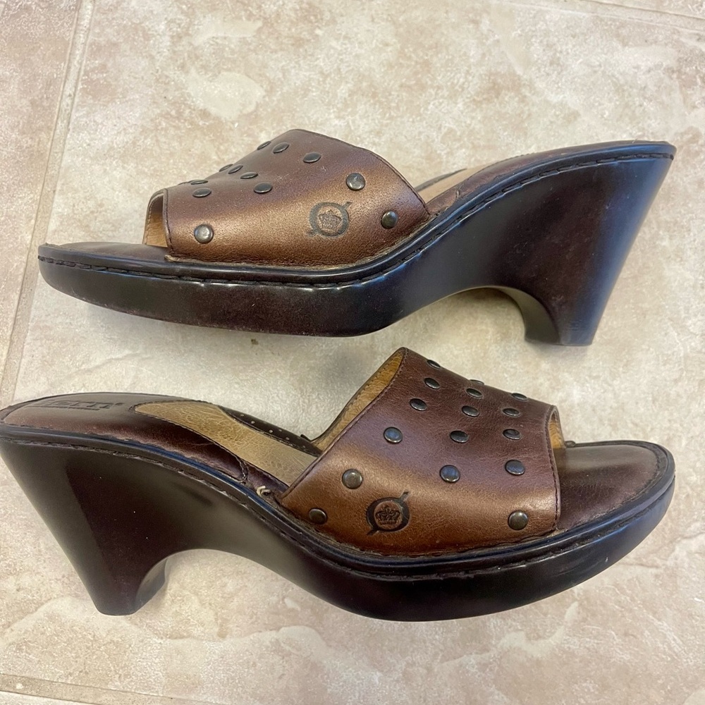 Beautiful Born Bronze Leather Studded Wedge Slides| Y2K Boho Chic!